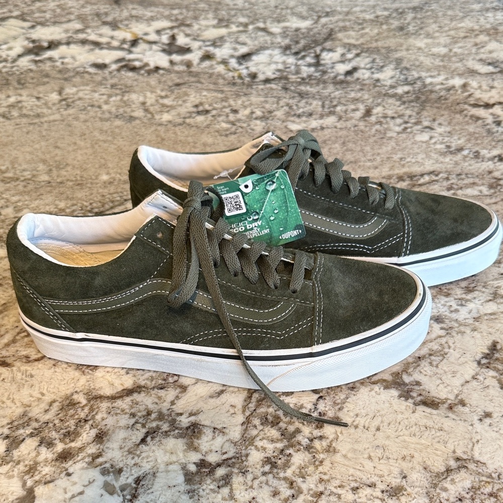 NWT Vans Dark Green Suede Sneakers